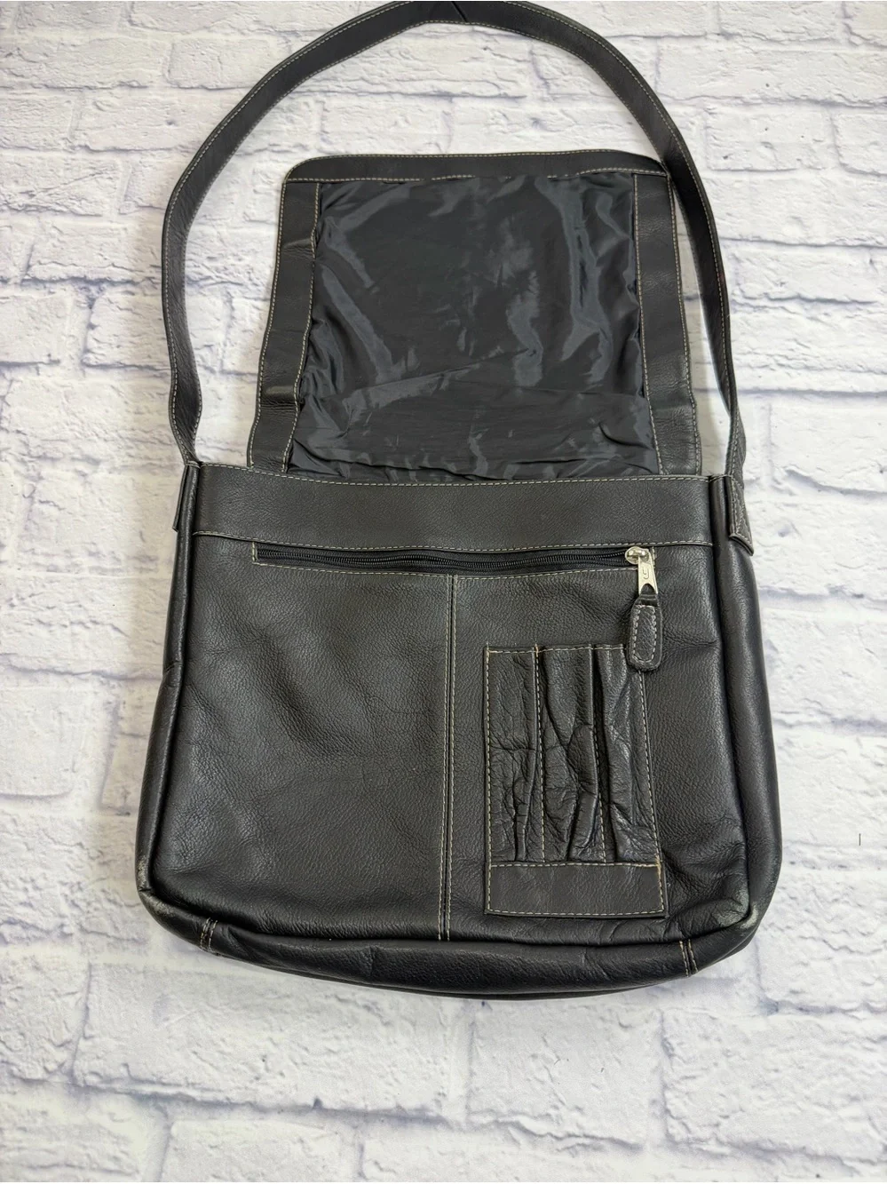 Mens or Women’s  Black Leather Messenger Bag with Flap Closure